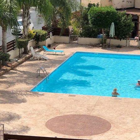 Private Apartment At Aristo Universe III With Pool Paphos Eksteriør bilde