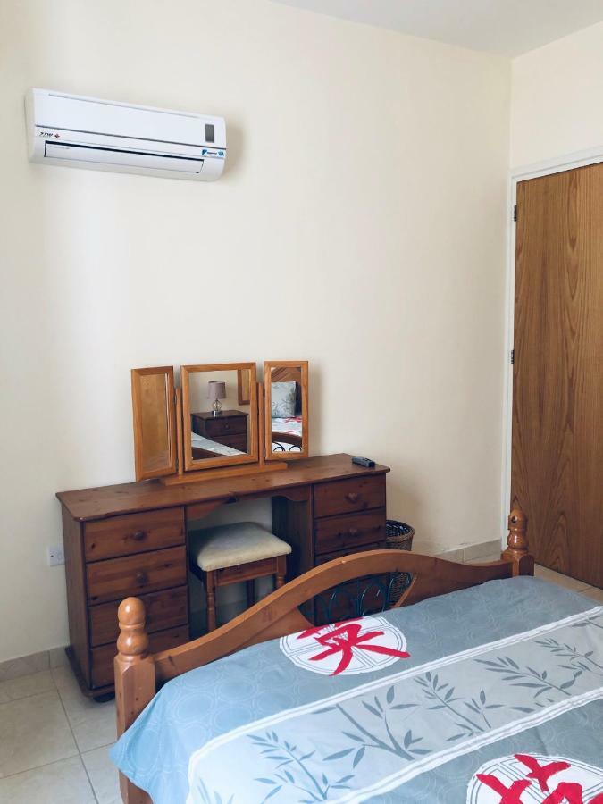 Private Apartment At Aristo Universe III With Pool Paphos Eksteriør bilde