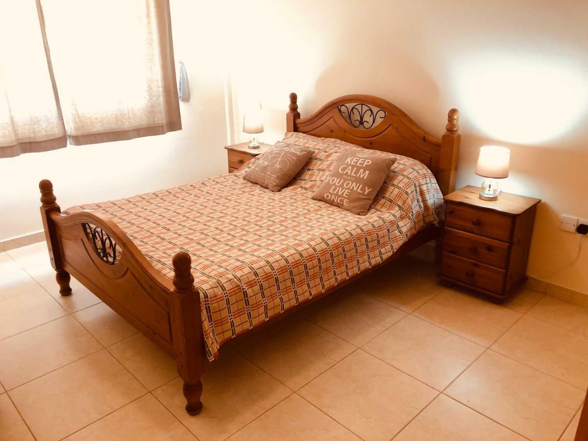 Private Apartment At Aristo Universe III With Pool Paphos Eksteriør bilde